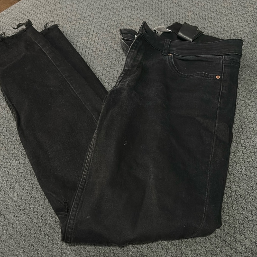 ⭐️2/$10 - Divided black skinny jeans